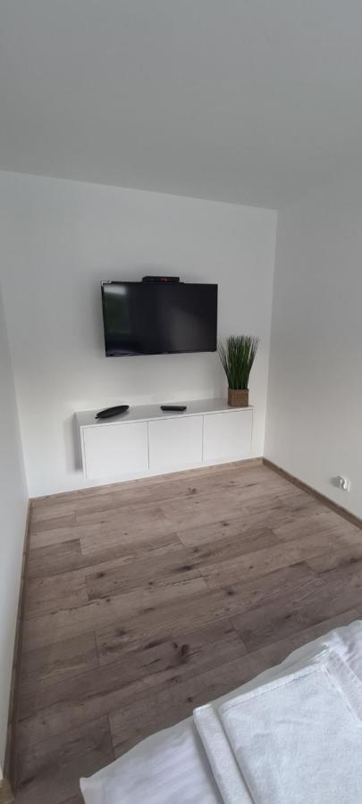 Happy Apartment *